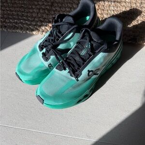 On Running Cloudsurfer Next Mint/Black Men’s 10